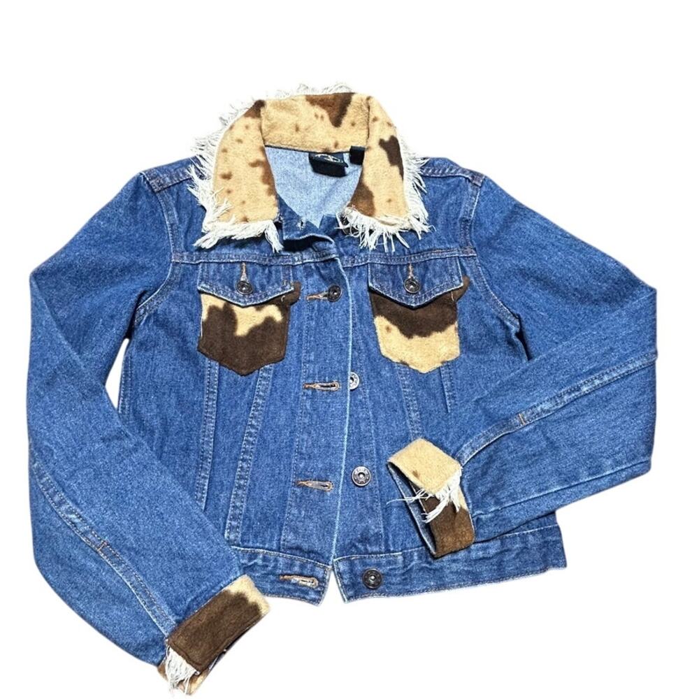 Lighthouse Apparel denim jacket features cow faux fur with fringe trim sz M